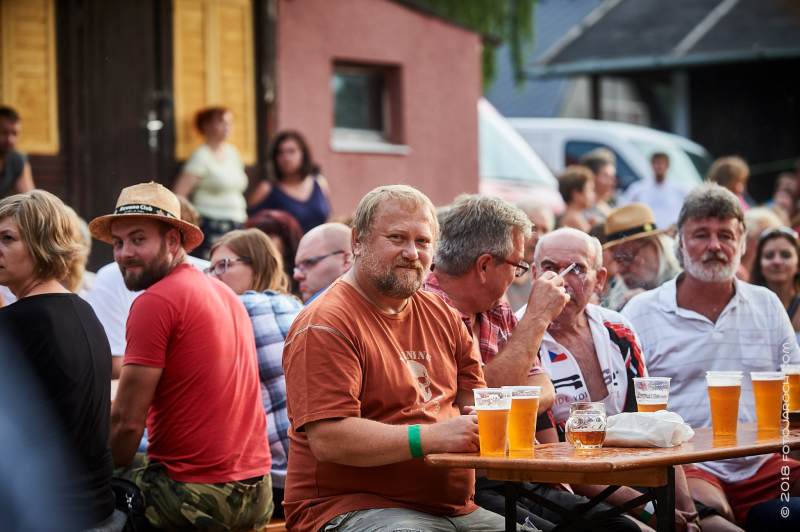 Mrakoplaš Light Orchestra  (1. ročník Ahoj na Bucku)