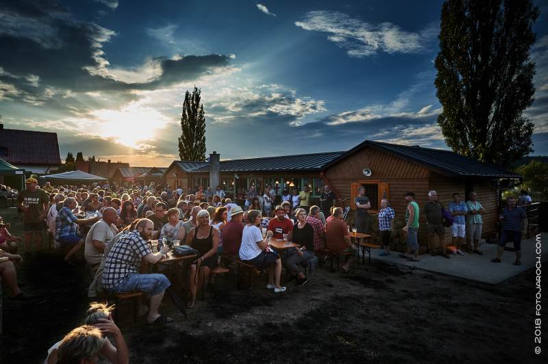 Mrakoplaš Light Orchestra  (1. ročník Ahoj na Bucku)