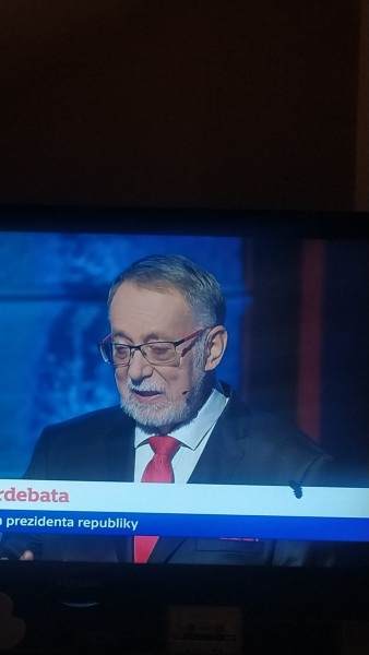 zvladl_jsem_5_minut_poslouchat_Bastu